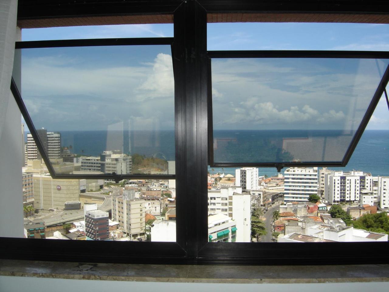 Flat Luxo Bem Localizado No Bairro Da Barra Salvadorアパートメント エクステリア 写真